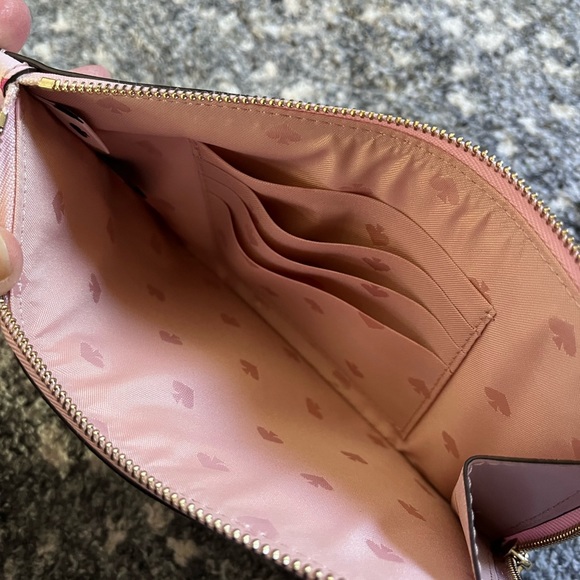 Kate Spade ♠️ Wristlet - Picture 3 of 3